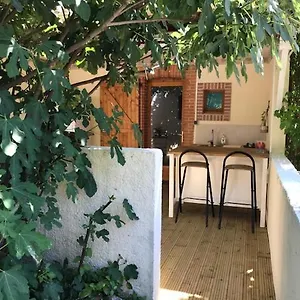 https://les-fours-a-chaux.midi-pyreneeshotels.com